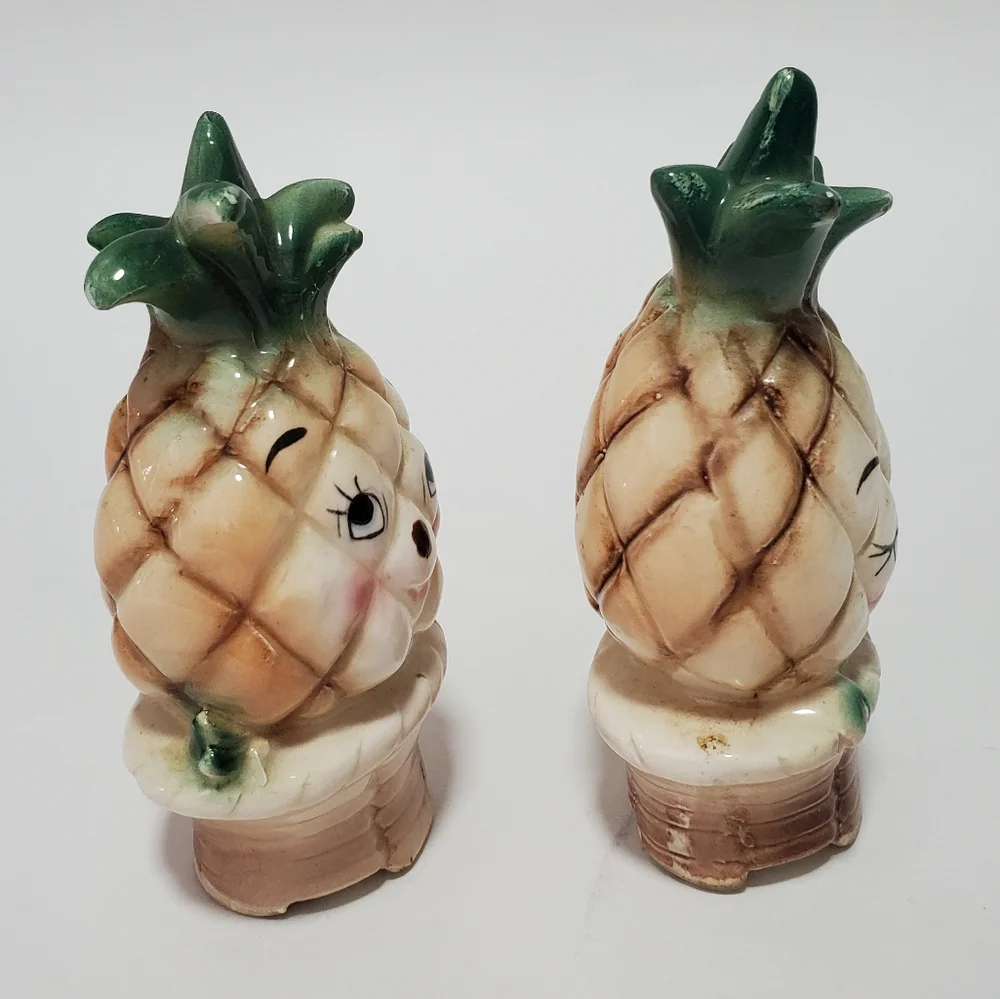 Vintage Pineapple Salt and Pepper Shakers Smiling Winking Faces Cute Retro MCM